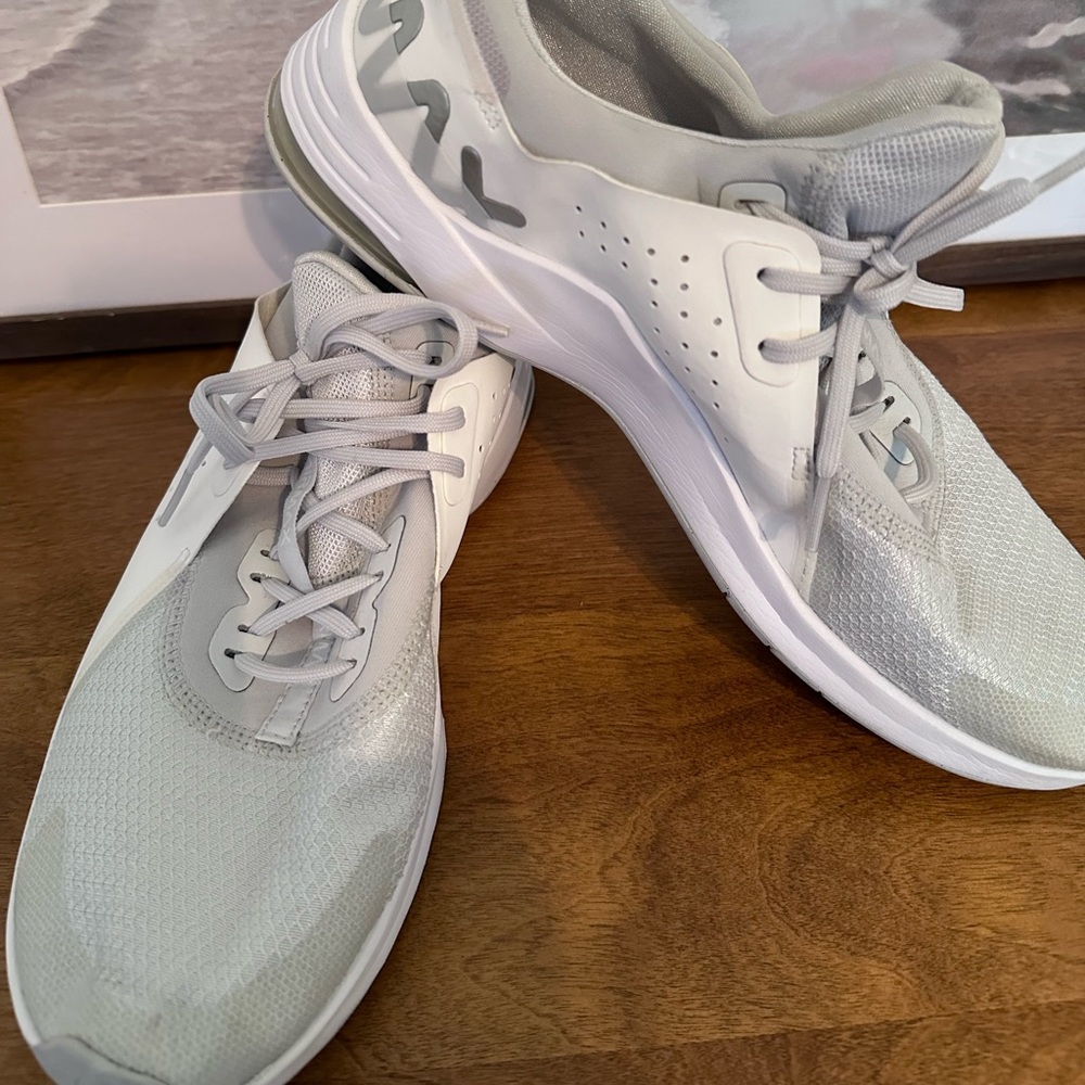 Women’s air max Nikes